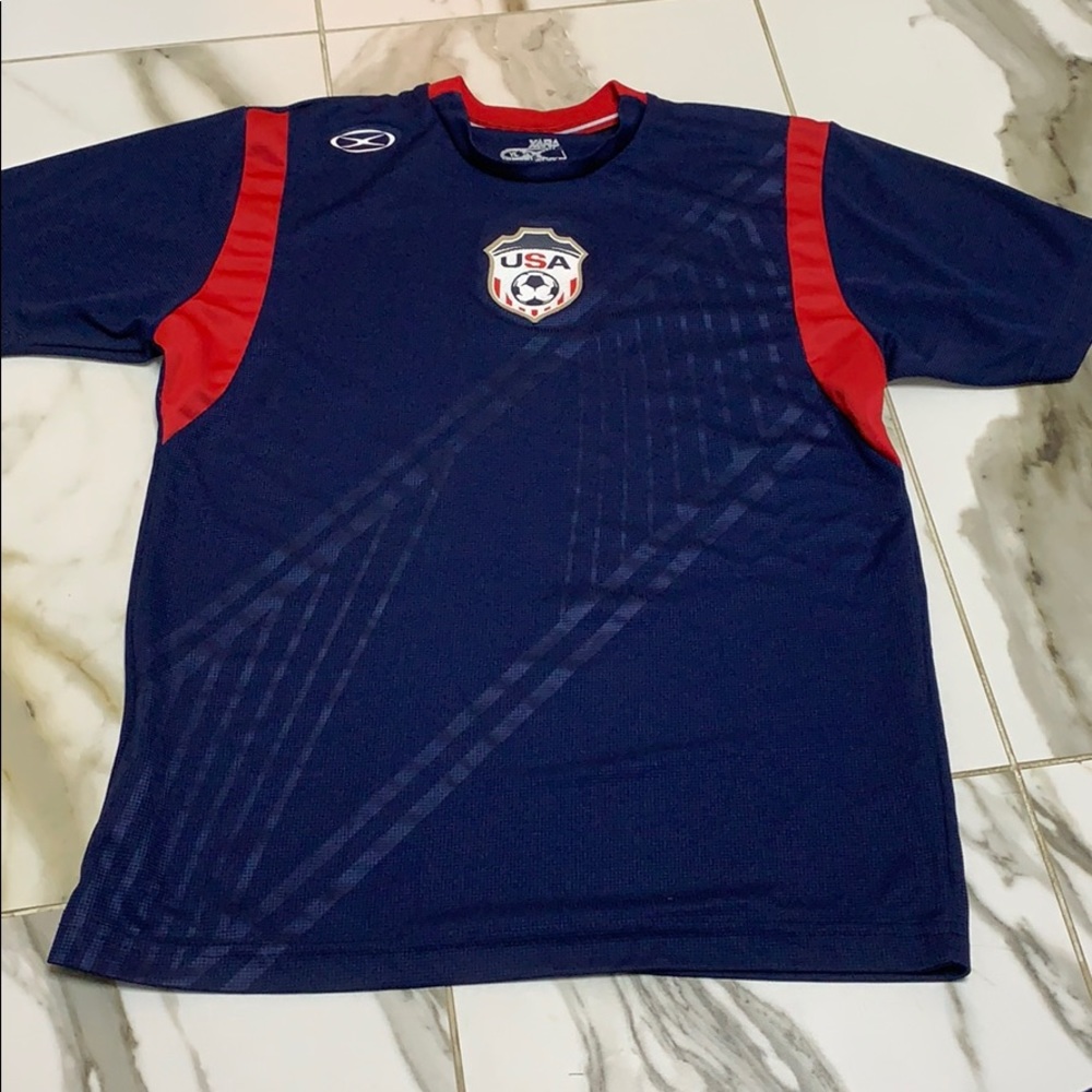 Size L USA soccer shirt
